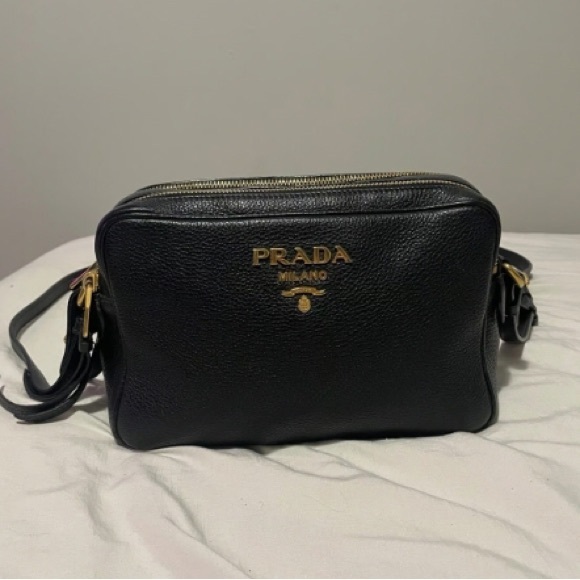 Prada women bag - Picture 1 of 5
